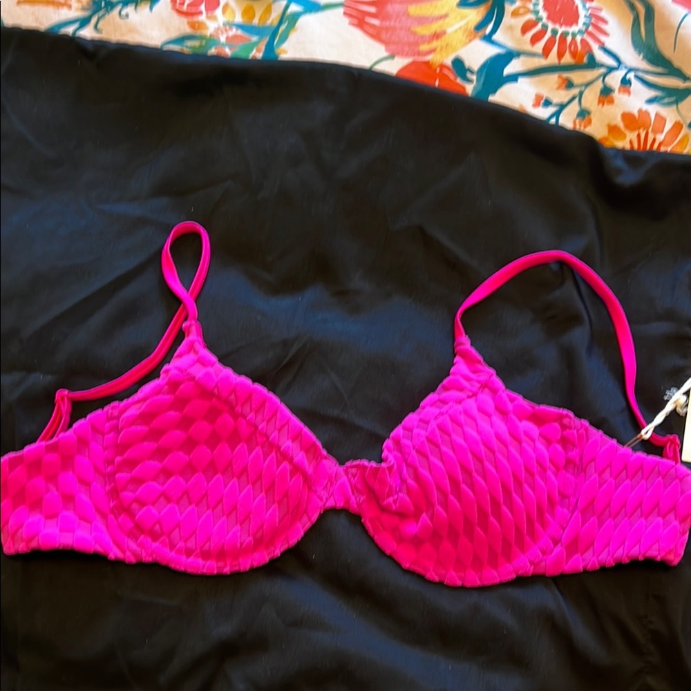 Good American Pink textured Bikini with Adjustable Straps